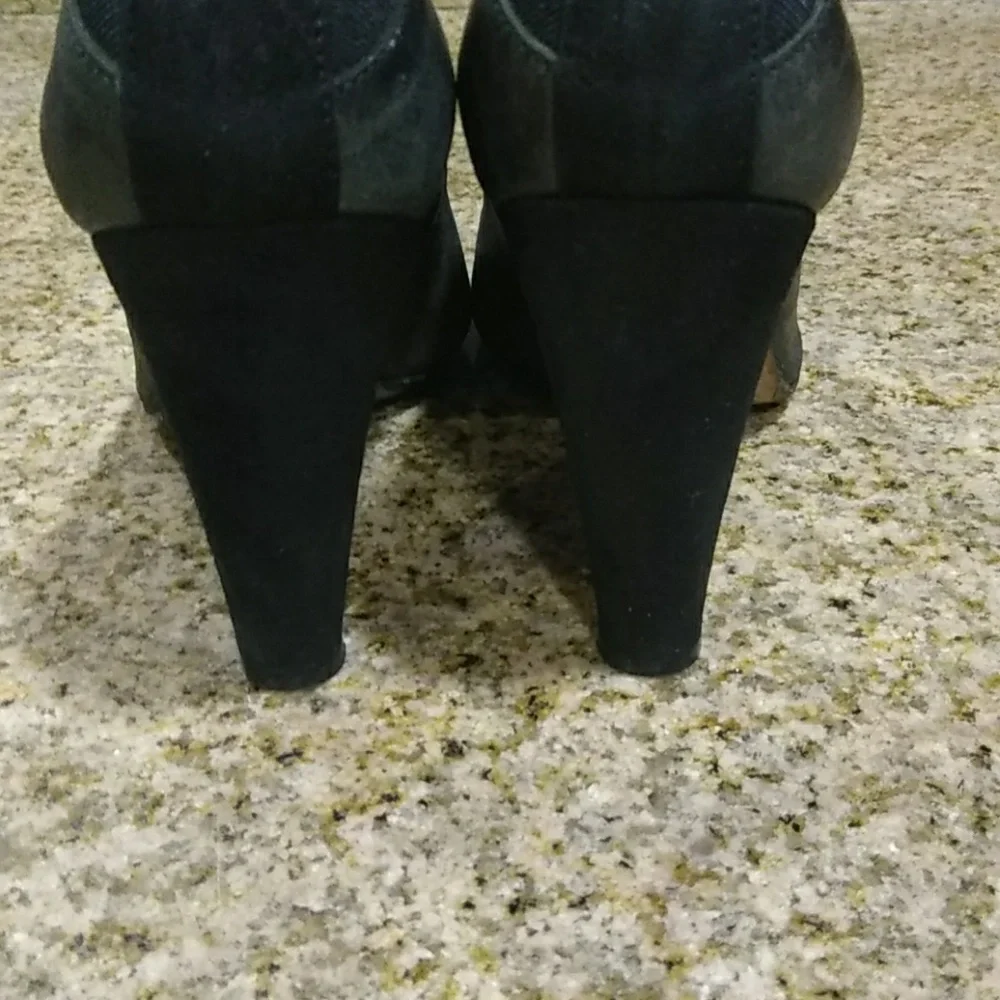 Te casan black heel size 9